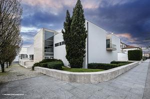 biblioteca-municipal-exterior.jpg