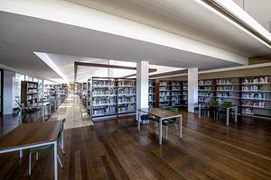 Biblioteca Municipal de Fafe_interior.jpg