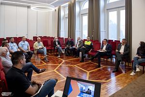 briefing-1.jpg