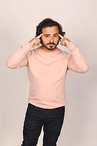 Brain-Tiago-Castro-artistas-humor-tv-hosts-1-683x1024.jpg