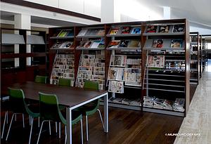 consulta-de-jornais-biblioteca.jpg